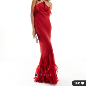 SÖKER DENNA KLÄNNING FRÅN ASOS - söker denna klänning fråm asos i storlek s eller m