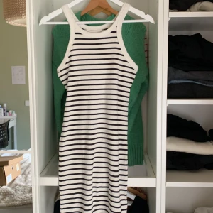 Klänning från hm - Aldrig använd, storlek M