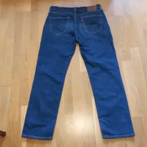 Oanvända Levis jeans 514 Storlek W34 L32 