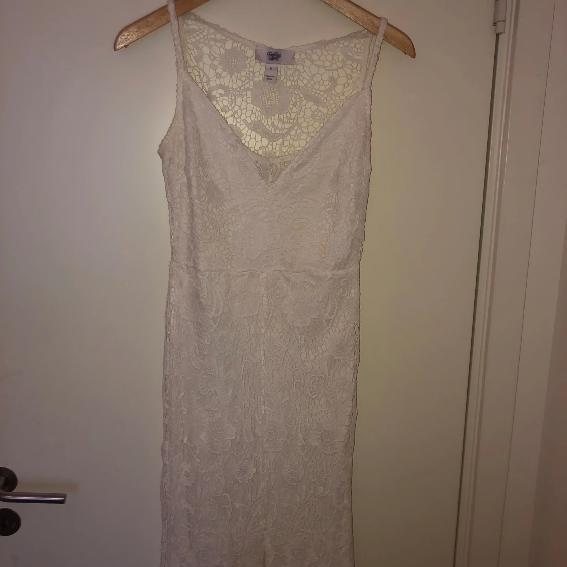 Vit sommarklänning/ studentklänning - 90