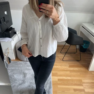 Zara blus - Super söt blus från zara. Aldrig använd, ny pris 379. Lappen finns kvar❤️