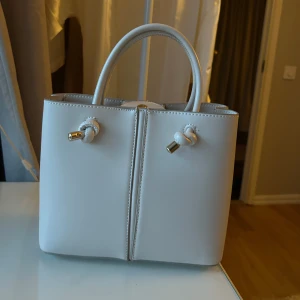 Zara väska - Fin väska från zara som är i fint skick