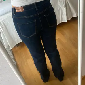 Säljer dessa jeans i storlek XS från Cubus 
