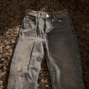 Jeans från shein. Fint skick, storlek S