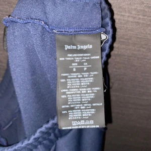Palm angels byxor - Palm angels byxor i fint skick storlek s