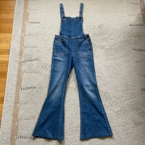 Hängselbyxor - Supersnygga hängselbyxor. Inga anmärkningar.💙