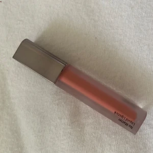 Liquid lipstick - Liquid läpstift från märket Beauty act av Kicks, nyans bold pink, 4ML den är bara testad och nyttpris är 150kr 