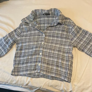 Crop top - Croppad skjorta som är kortärmad som är oanvänd🤍