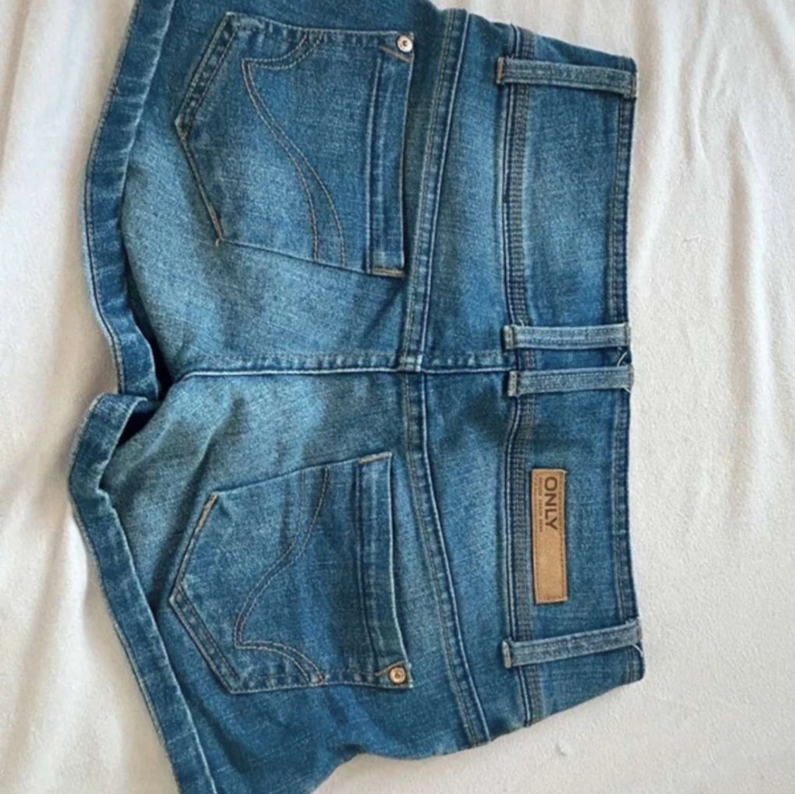 Low waisted shorts  - 90