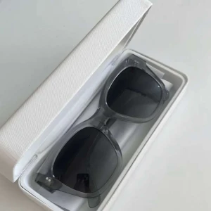 Chimis  -  Säljer gråa chimis i storlek 07, de är bara några månader gamla. Det finns inga slitage eller repor. 