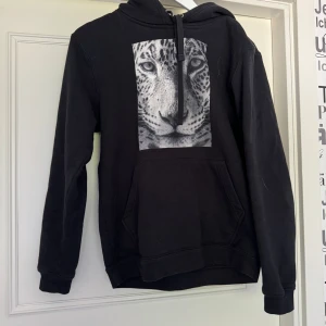 Hoodie - Jättefin hoodie från thecoolelephant, sparsamt använd!