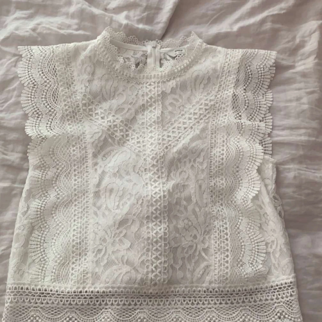 Vit blus/topp only  - 91