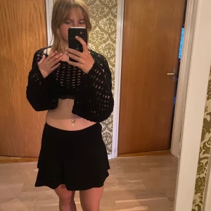 Svart kjol - Svart tunn kjol🖤