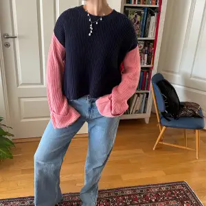 Cool och unik färgglad stickad tröja från Carin Wester 