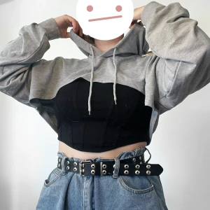 Cropped hoodie - Cropped hoodie st XL Aldrig använt