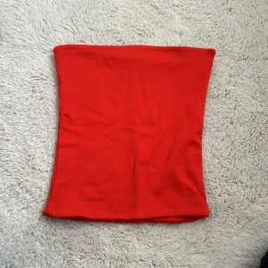 Topp utan ärmar - Denna tubtoppen är använd kanske två gånger så i väldigt bra skick. 