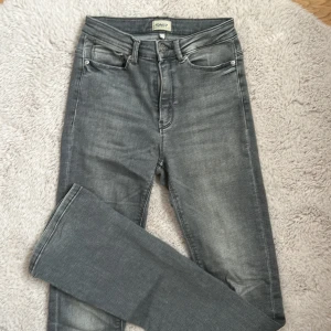 Tall Bootcut jeans  - Highwaist jeans från only tall, jättefina och otroligt bra skick. 