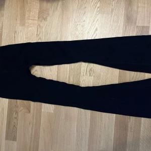  Gym byxor Från lager 157 -  Hej sälj jag får jättefina gym byxor från lager 157 i storleken XS💕🤍