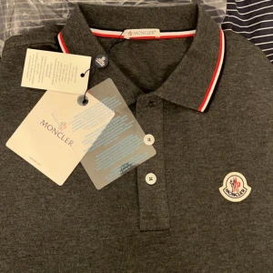 Moncler pike  - Tja säljer nu min feta moncler pike rill bra pris 