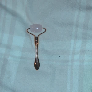 Face jade roller - Jätte nice mini hade roller som man kan ha i väskan