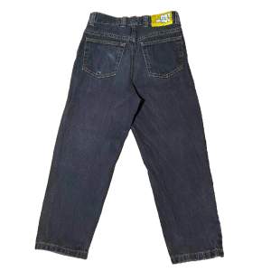 Polar Skate Co 93! Jeans i storlek 28/30. Har två hål i back fickan och lite slitage vilket syns på bilderna, men inget som förstör byxorn. Nypris ca 1300kr