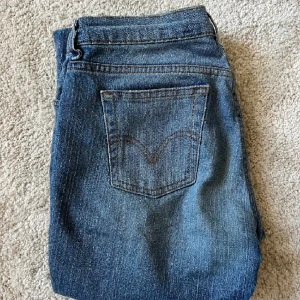 Bootcut - Snygga jeans