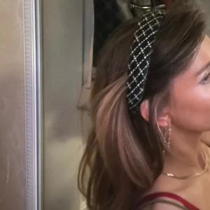 Diadem - Så fint diadem som knappt kommit till användning❣️