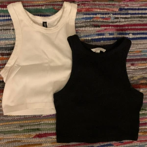 H&M linnen - Linnen från H&M🤗 dem kommer inte till användning så därför säljer jag dem. Det vita är i storlek S och det svarta i storlek XS🩷