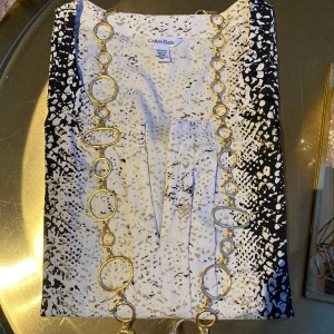 Sleeveless blouse  - Sleeveless shirt from Calvin Klein, good/new condition, XS, fits even S