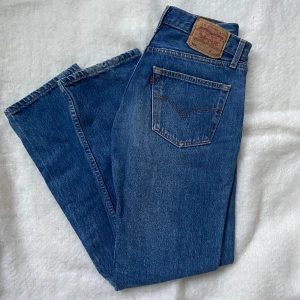 Levis 501 32x32 - Levisjeans modell 501 i storlek W32 och L32