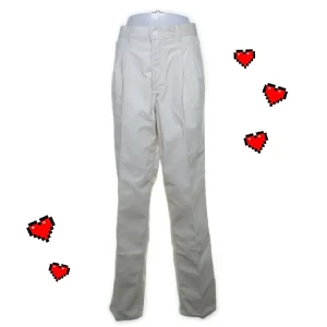 Vintage manchesterbyxor  - På står det 36" så är lite mindre i storleken. Ska nog sitta väldigt löst. Pris är diskuterbart vid snabb affär.  💖 Vid funderingar skicka gärna pm. 😊 Köparen står för frakten. 