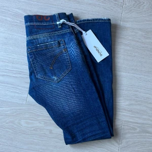 Dondup jeans  - Dondup George  Strl 29 Tags Använda 5 gånger så nästan nya