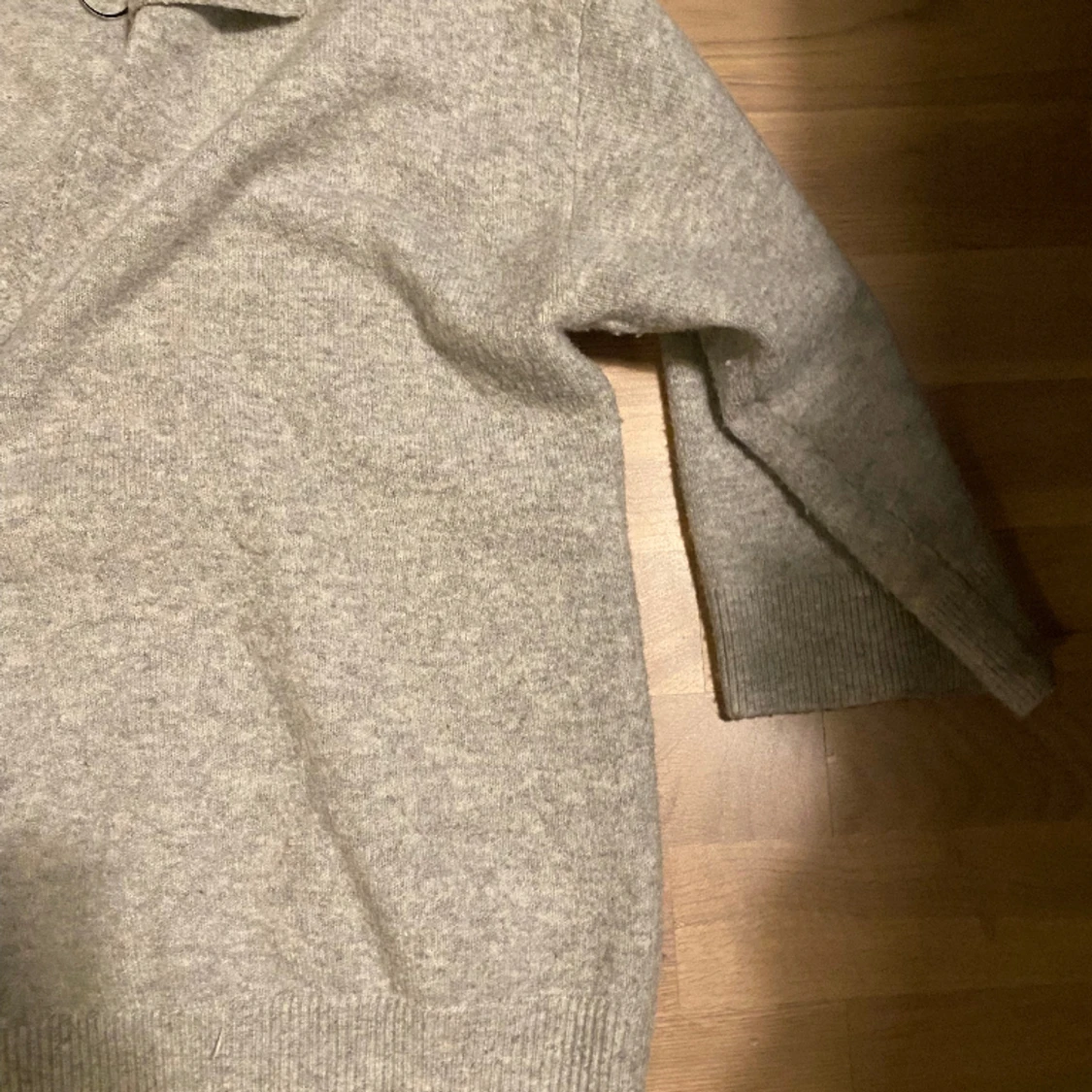 Grå stickad tröja  - 91