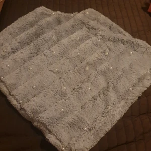 Barn poncho  - Silver barnponsho i fin skick. Dock saknas storlek och märke.