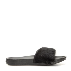 Uggs tofflor - Säljer mina jättefina tofflor från ugg nypris 1000kr i fint skick det är bara att kontakta mig om ni har några frågor, storleken på toffeln har suddats ut men det är ungefär strl 39 äkta fårskin överst på toffeln