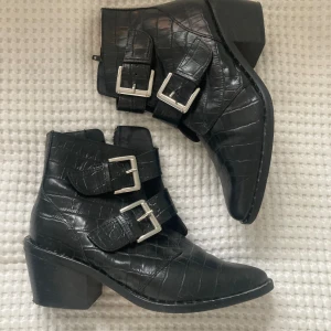 Vintage designer - Säljer dessa vintage designer skor från kurt geiger, som nya Säljer mer på depop @livsvintaqe🌷