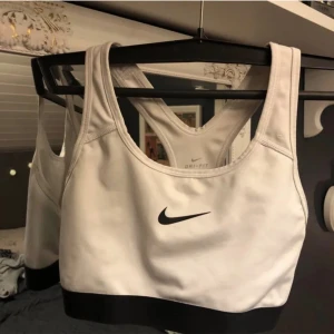 Nike sport bh  - Mycket bra skick, 99 kr + frakt 