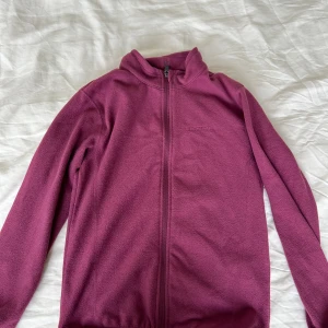 kofta - lila kofta som aldrig kommer till användning, kontakta vid frågor!🥰