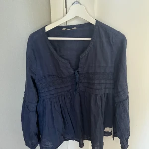 Odd Molly blus - Superfin Odd Molly blus som tyvärr är för stor för mig.