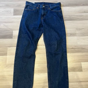 Relaxed jeans H&M  - Tjena! Säljer denna jeans då jag måste tömma garderoben Vid frågor och funderingar så är det bara att kontakta