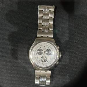 Justerbar klocka, swatch. irony model ny 1500kr. Stainless steel går att bada med. 