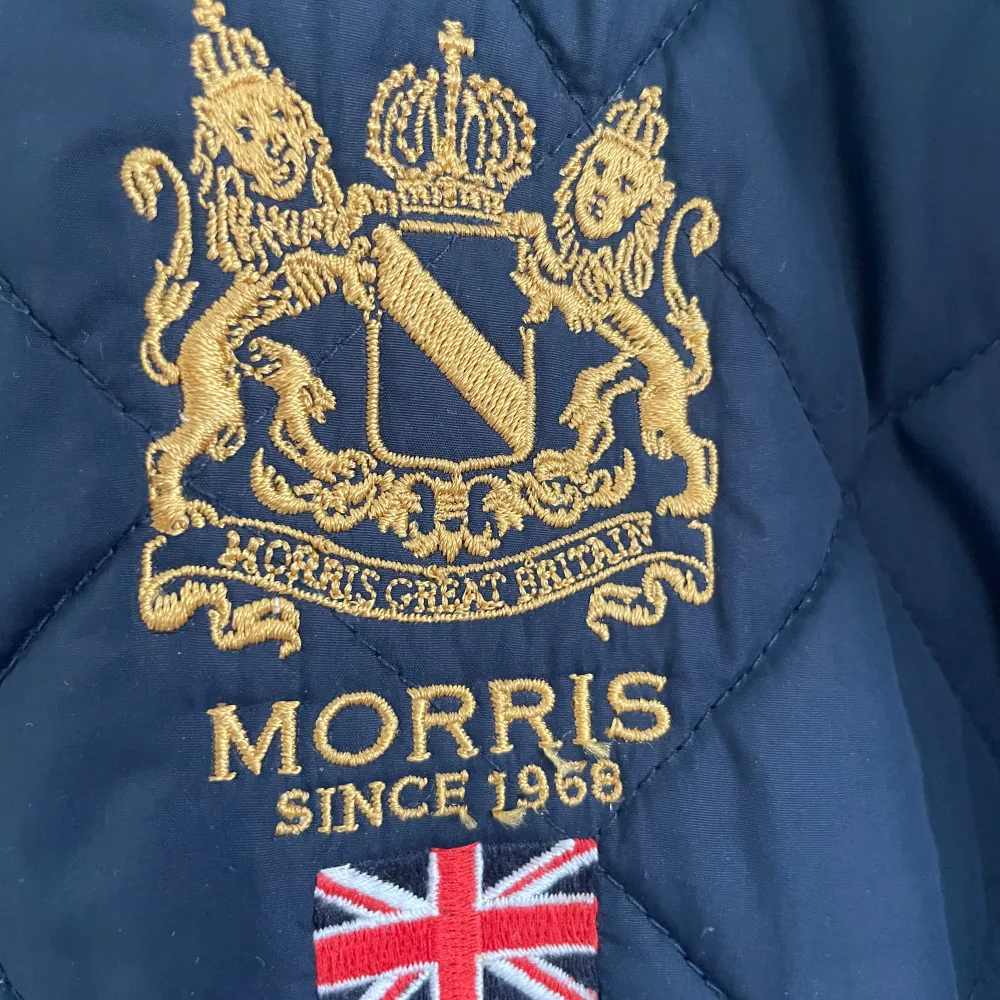 Nu säljer vi en riktigt snygg Morris gents jacka för 549kr. Storleken på jackan är medium och jackan ser ny ut.. Jackor.