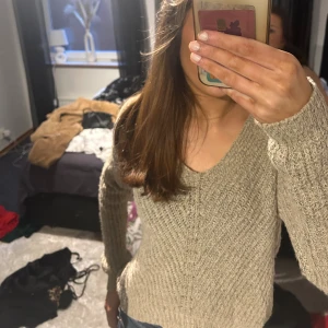 Stickad tröja💞 - En jätte fin stickad tröja från zalando inga defekter💕 storlek XS men passar även s och m