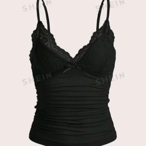 Topp - Spets linne från shein, använd ca 2 gånger! Storlek L men skulle säga s/m då den är liten i storleken, tryck på köp nu❤️