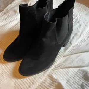 Oanvända boots från HM. Har bara legat hemma. 🤍