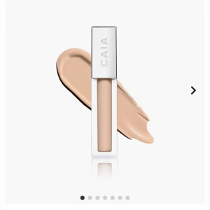 Caia concealer  - Caia concealer som bara har testats 1 gång. Concealern är i färgen 2N. Säljs för det inte var rätt färg för mig. Köpt för 195kr men säljer för 100kr💗Skriv privat för frågor eller prisförslag 