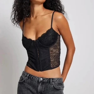 spetts topp - en spettskorsett från NA-KD som jag använt en gång 🩷