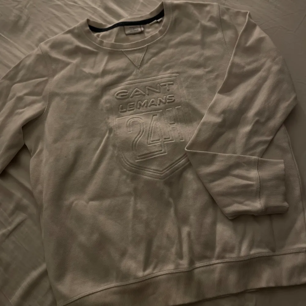Gant tröja, använd men är fortfarande i fint skick.. Tröjor & Koftor.