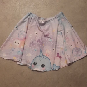 Kawaii kjol ed narval - Storlek; SMALL (den är insydd av någon & även sytt på kanten,. Inget som stör)