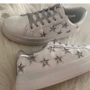 Vita skor  - Snygga vita skor 